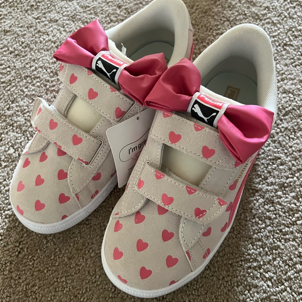 New in box! Puma suede re-bow sneakers